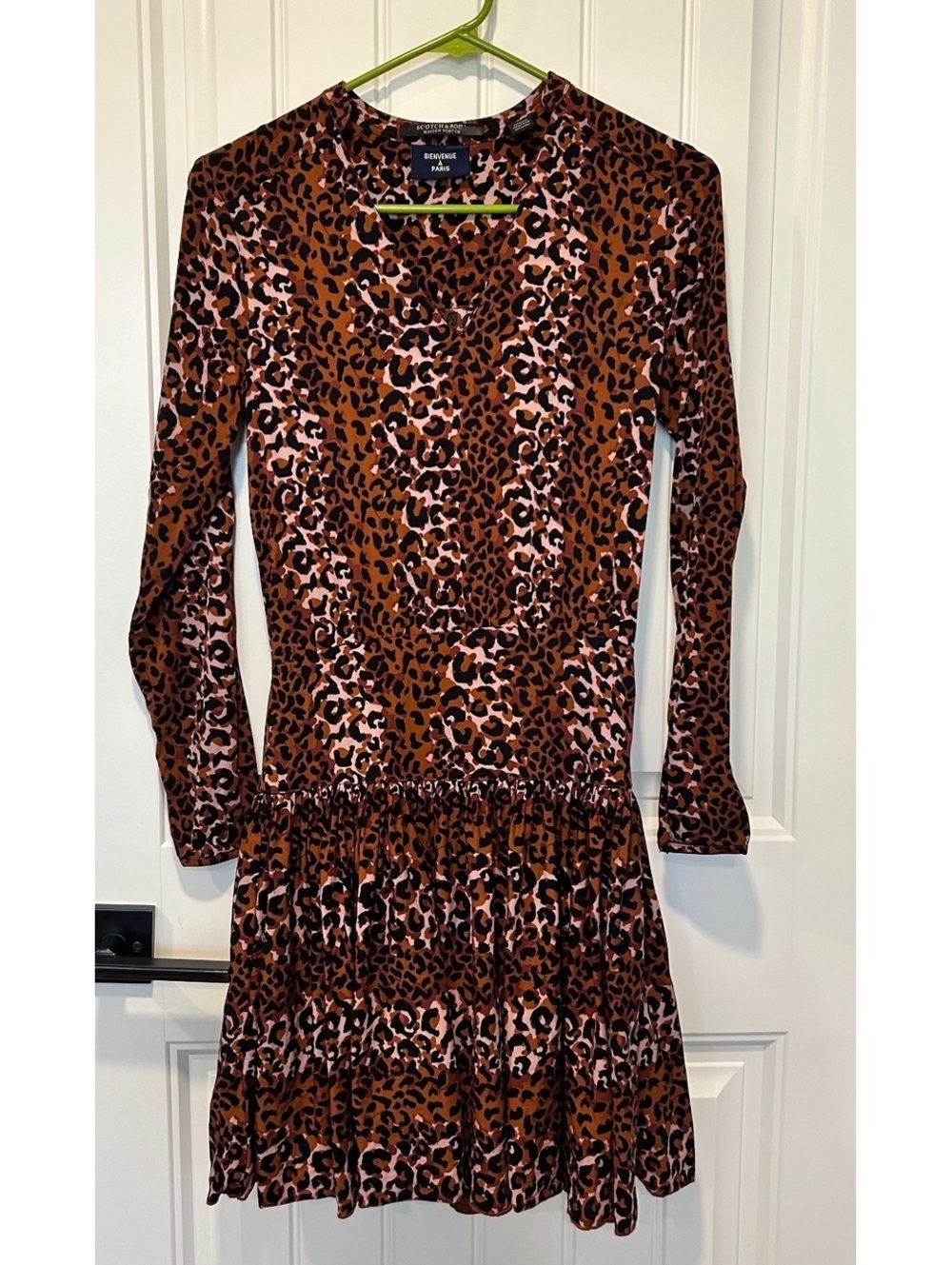 Scotch & Soda women’s leopard Print Long-Sleeve drop waist brown black pink